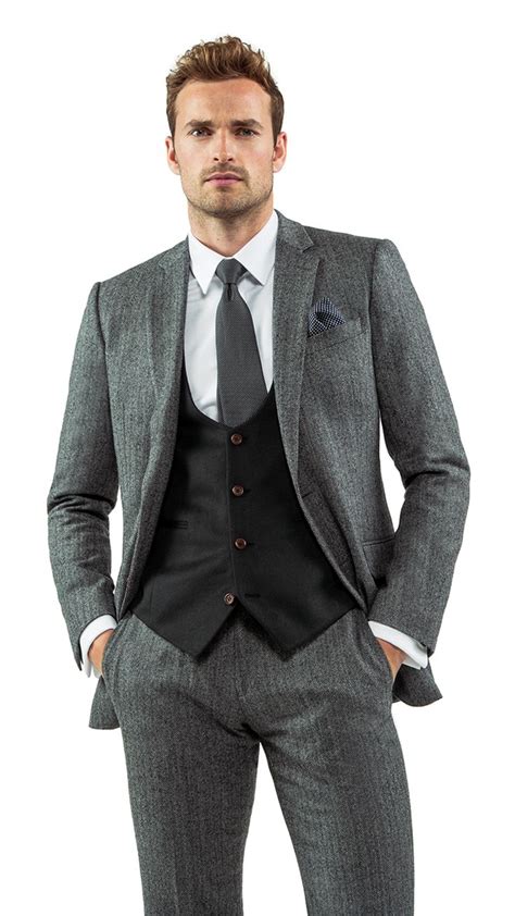 custom tailored suits london.